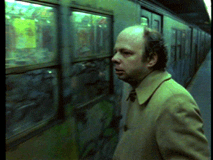Wallace Shawn ride the subway in My Dinner with Andre