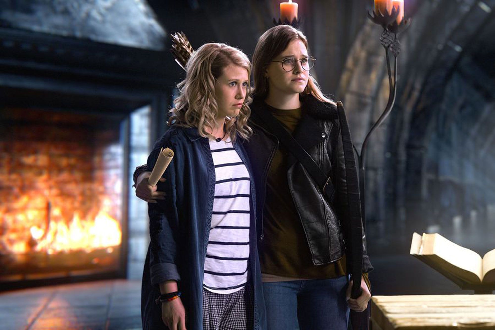 Tilly (Elle McKinnon) and Robin (Tiera Skovbye) in Once Upon a Time