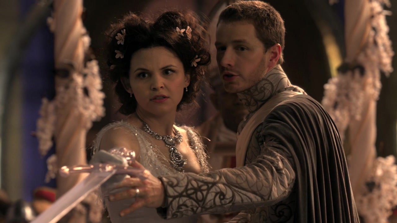 Snow White (Ginnifer Goodwin) and Prince Charming (Josh Dallas) defend themselves in the pilot of Once Upon a Time