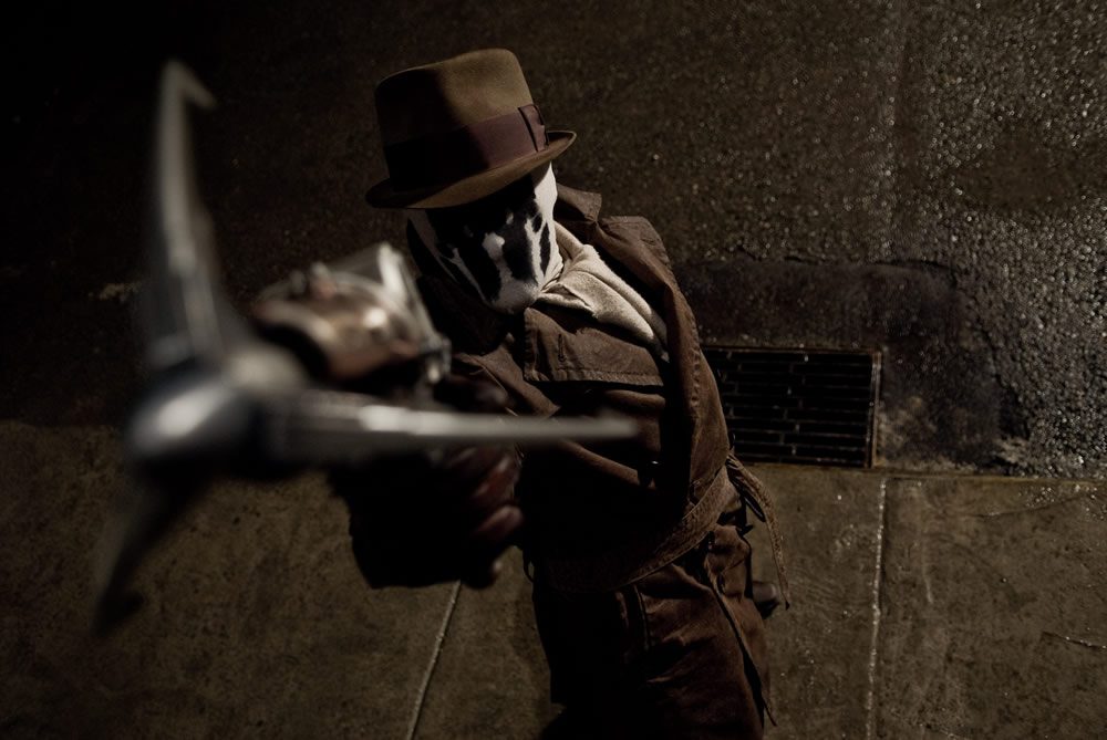 Rorschach about to use his grappling hook