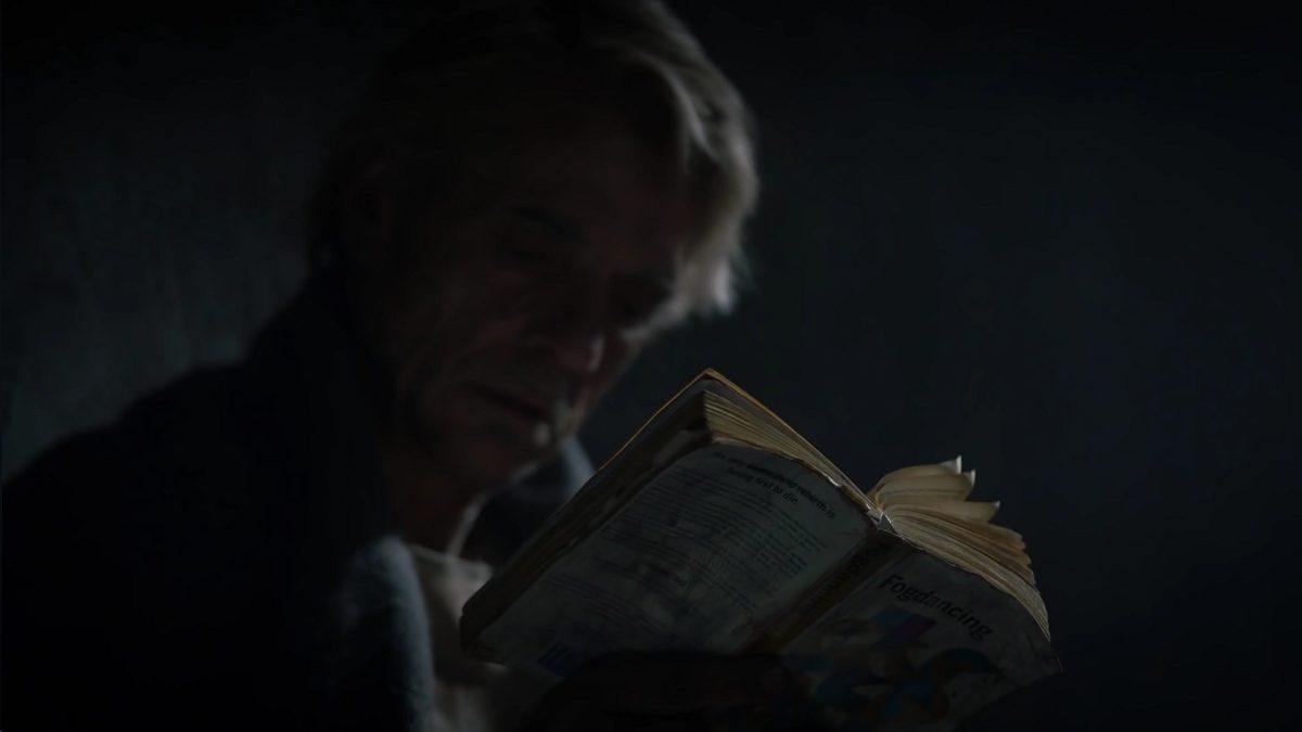 Watchmen - Adrian Veidt reads Fogdancing in his dungeon cell