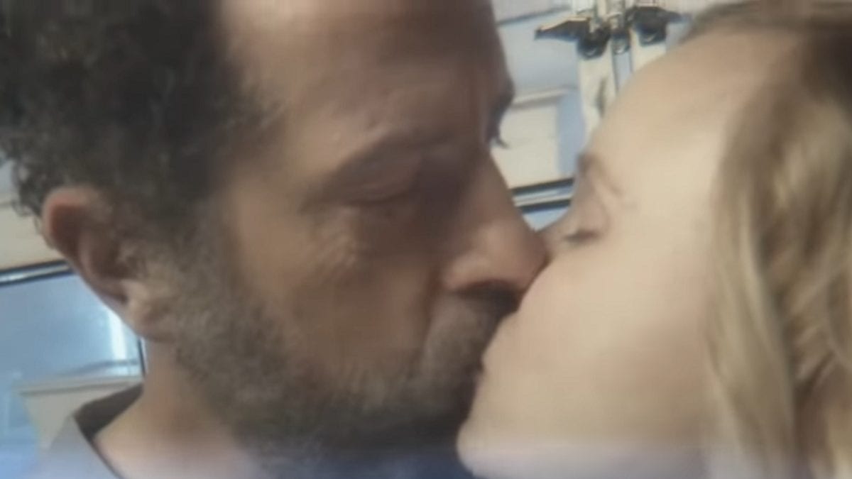 Picard S1E5 - Bruce Maddox and Agnus Jurati kiss in a selfie video