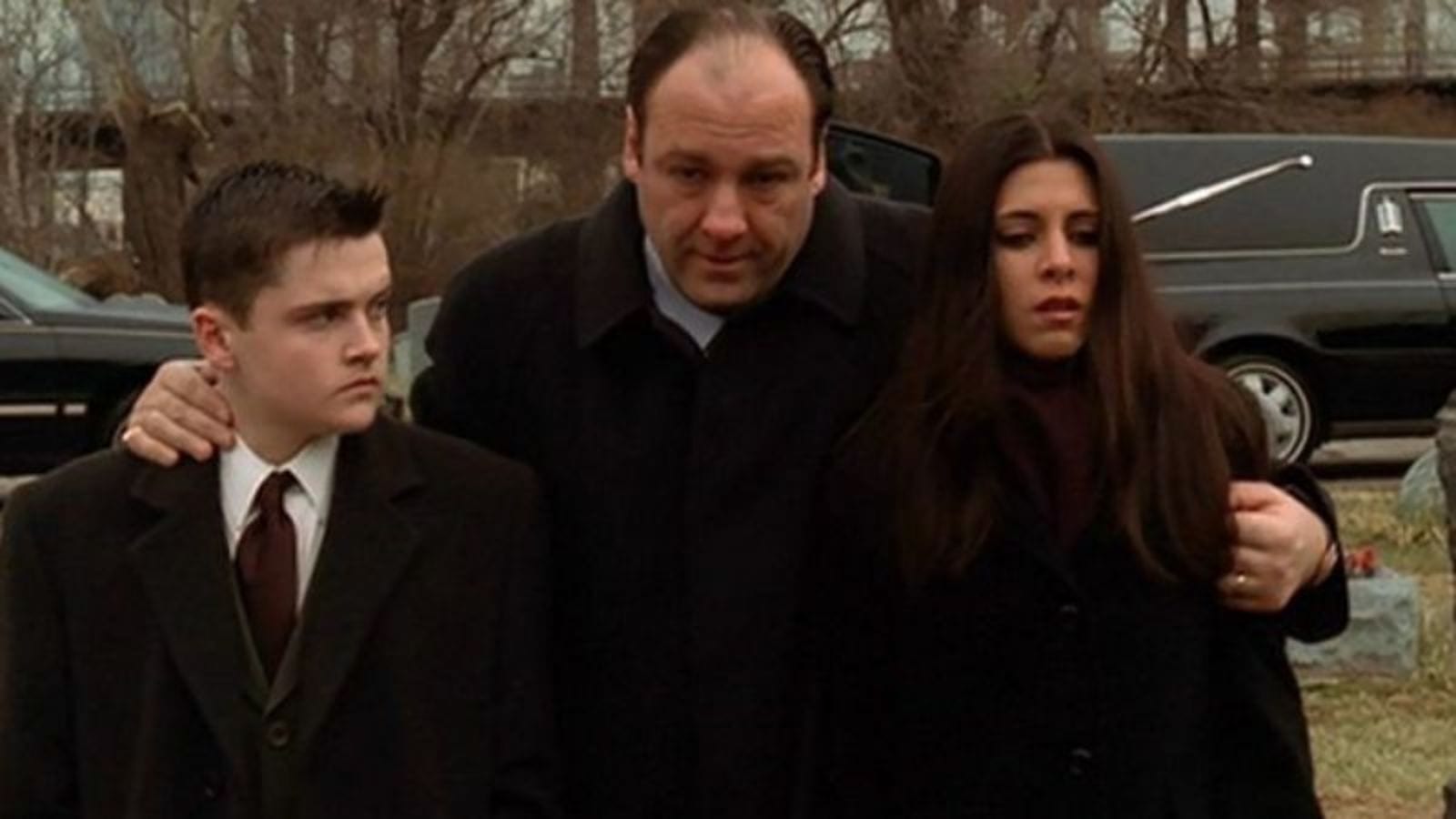 Tony escorts A.J. and Meadow to a funeral