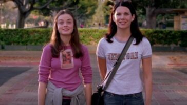 Rory and Lorelai standing next to each other in Gilmore Girls