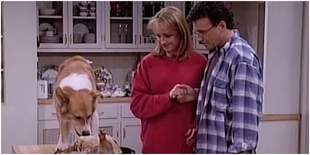 Paul and Jamie with their dog in the kitchen in the Mad About You pilot episode