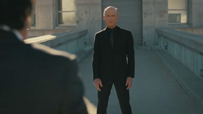 Ed Harris in a suit in Westworld
