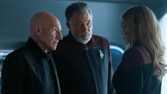 Picard and Riker conference with Seven of Nine