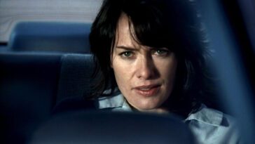 Sarah Connor behind the wheel in the Sarah Connor Chronicles