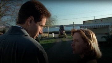 Mulder and Scully look at each other incredulously
